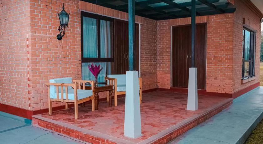 Miraaya Wellness And Golf Resort Chitwan Eksteriør bilde
