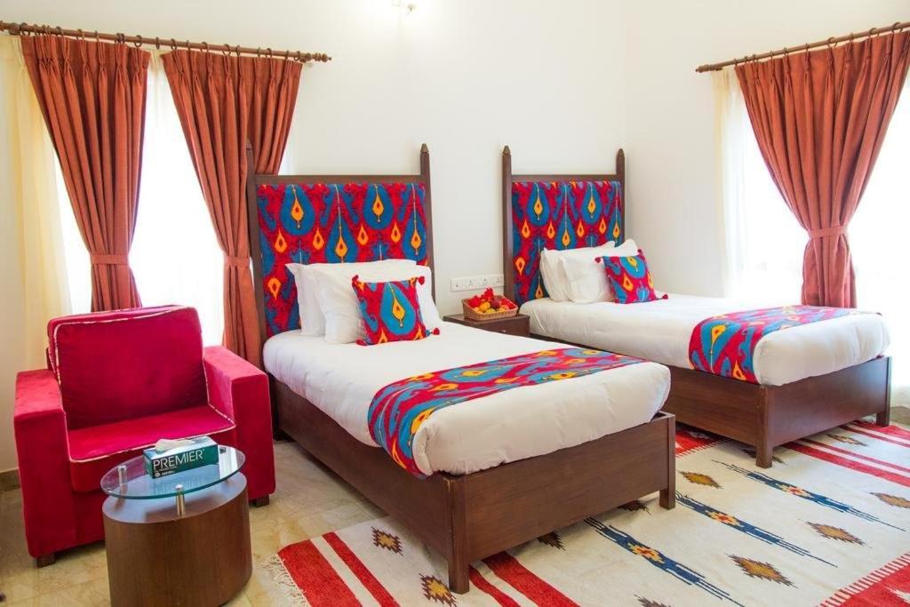 Miraaya Wellness And Golf Resort Chitwan Eksteriør bilde