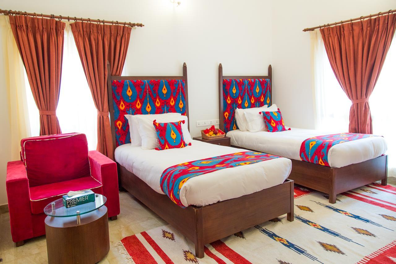 Miraaya Wellness And Golf Resort Chitwan Eksteriør bilde