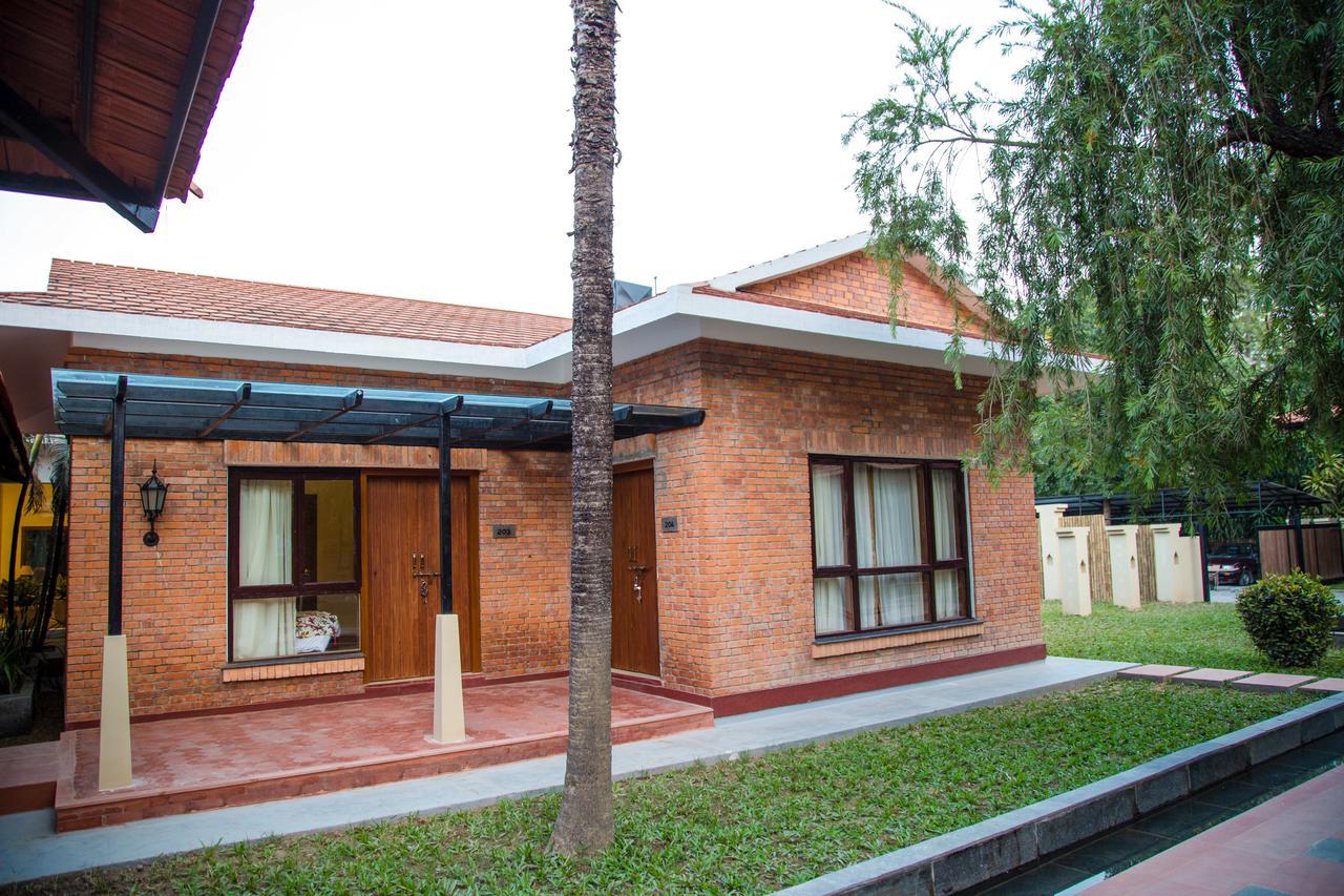 Miraaya Wellness And Golf Resort Chitwan Eksteriør bilde