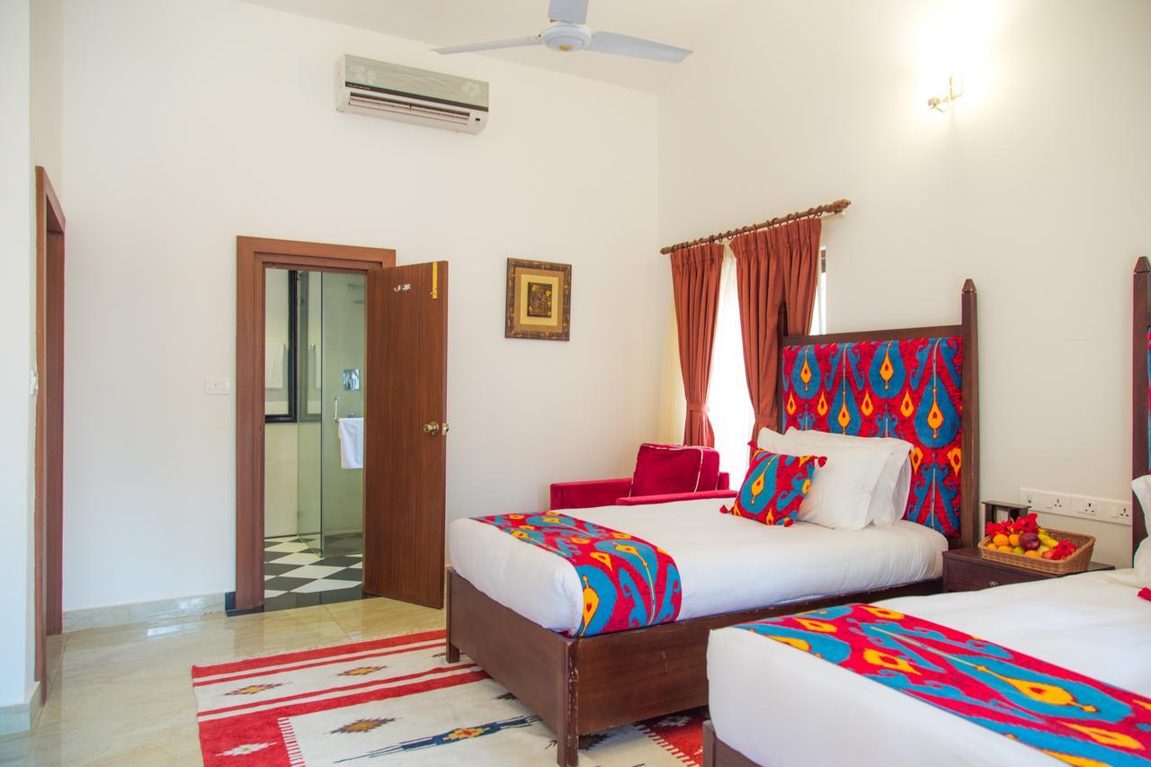 Miraaya Wellness And Golf Resort Chitwan Eksteriør bilde