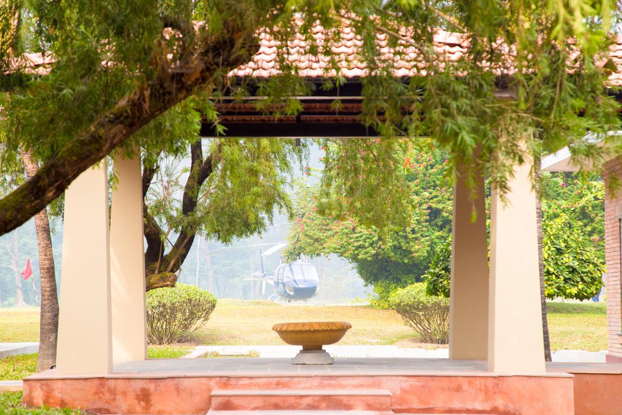 Miraaya Wellness And Golf Resort Chitwan Eksteriør bilde