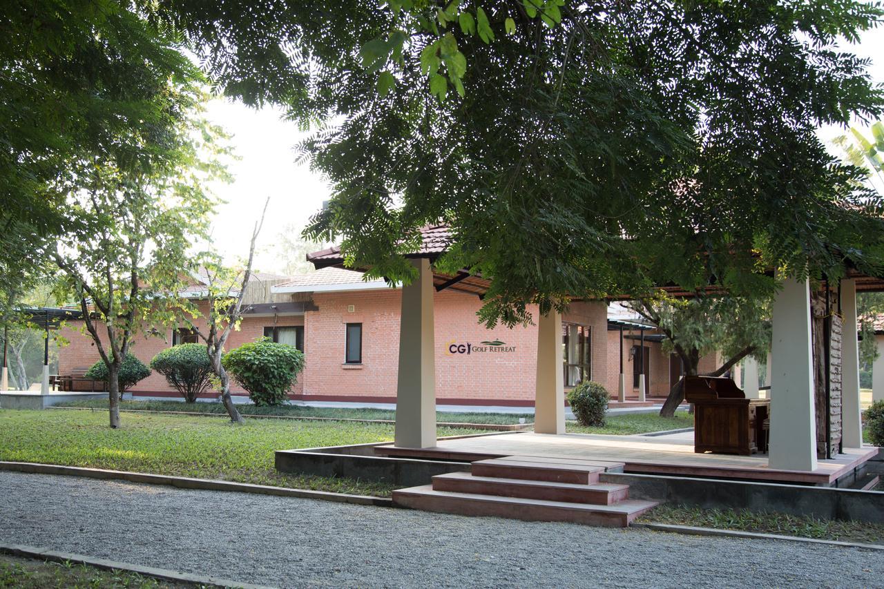 Miraaya Wellness And Golf Resort Chitwan Eksteriør bilde