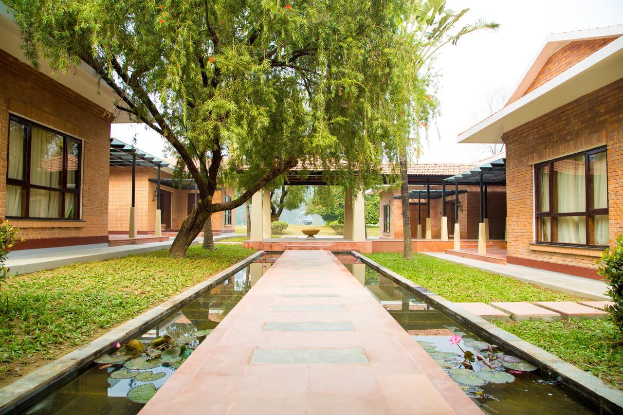 Miraaya Wellness And Golf Resort Chitwan Eksteriør bilde