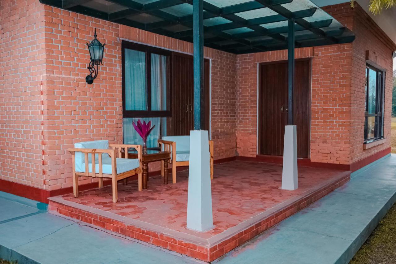 Miraaya Wellness And Golf Resort Chitwan Eksteriør bilde